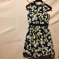 LOWRYSFARM 花柄ハイネックワンピースのサムネイル
