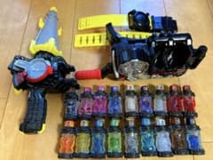 K-M-K--Y 様専用　仮面ライダービルド　ベルト、武器、ボトルセットのサムネイル