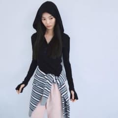 Hoodie Slimカットトップス　ブラックのサムネイル