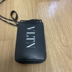 Valentino 財布　美品　ネックウォレットのサムネイル