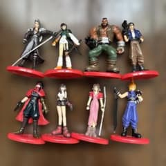 ファイナルファンタジーVII ミニフィギュア 8体セット - メルカリ
