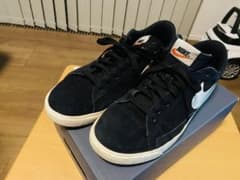 としや様専用　NIKE  BLAZER LOW SD ブラックのサムネイル