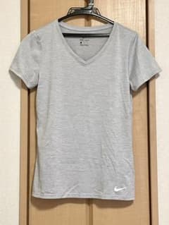 10/3まで値下＊ NIKE ドライフィットTシャツ レディースのサムネイル