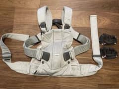 早い者勝ち！美品　ベビービョルン　抱っこ紐　ONE KAI Air シルバーのサムネイル