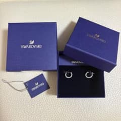 Swarovski ミニフープピアス 54460004 - メルカリ
