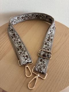 スマホショルダーストラップ 花柄刺繍 ゴールド金具のサムネイル