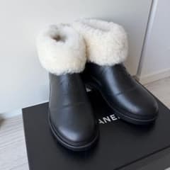 CHANEL シャネル ボア レインブーツ ブラック 37のサムネイル