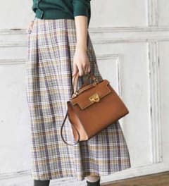 【新品未使用】carbotti ハンドバッグ TANのサムネイル