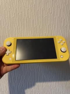 Nintendo Switch Lite イエロー 本体のサムネイル