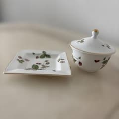 WEDGWOOD 未使用　茶器＆小皿のサムネイル