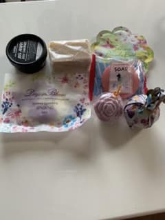 バスセット ソープ、入浴剤、ボディコンディショナー LUSHのサムネイル