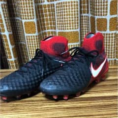 NIKE ハイカット マジスタオブラ サッカースパイクのサムネイル