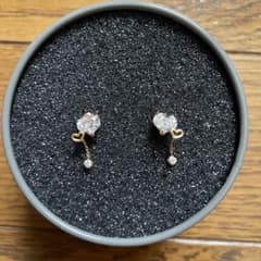 【処分価格】k10 PG ピンクゴールド　ハートピアス　揺れるピアス　ジルコニアのサムネイル