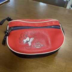 COACH ミッキー・マウス ウエストポーチ 赤 - メルカリ