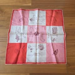 OnOFF　HERMES カレ45 おかしな道具たち スカーフ ピンク系 HERMES カレ45 おかしな道具たち ポケットチーフ スカーフ ピンク系