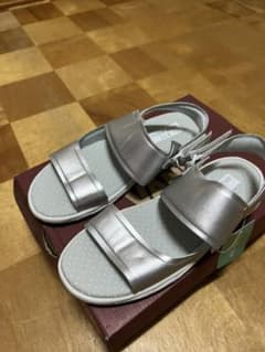 キッズ　サンダルのサムネイル