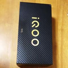 ｉｑｏｏ z1　8GB　シルバー　オマケ付のサムネイル