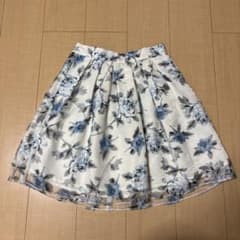 INGNI 花柄フレアスカート シースルーホワイトブルーのサムネイル