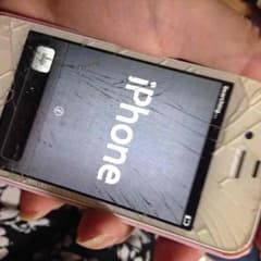 iPhone4S 画面割れのサムネイル
