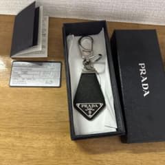 PRADA PORTACHIAVI PELLE キーホルダーのサムネイル