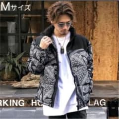 最安値　希少　ZARA ザラ バンダナ柄 ペイズリー ダウン パフジャケット Mのサムネイル