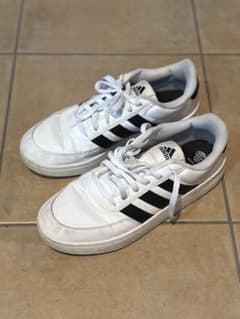 adidas スニーカー ホワイト ブラック メンズのサムネイル