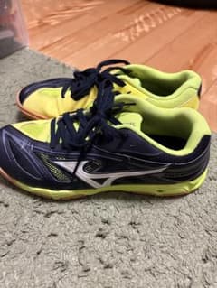 N*u様 Mizuno 卓球用シューズ ネイビー/イエローのサムネイル