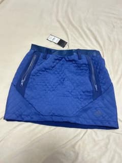 値段交渉可 adidas 青いキルティングゴルフスカートのサムネイル