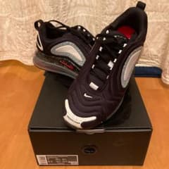 NIKEのサムネイル