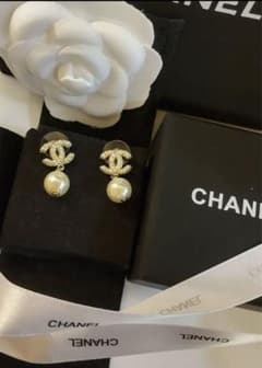 大人気　ココマーク　パール　ピアス　シャネルのサムネイル