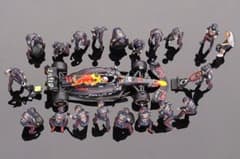MINIGT レッドブル RB18 #11 ペレス 2022 ピットクルーセット MINIGT レッドブル RB18 #11 ペレス 2022 ピットクルーセット - メルカリ