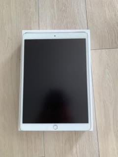 iPad pro 256GB wi-fi モデル　silverのサムネイル