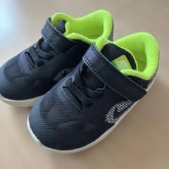 NIKE ベビーシューズ ブラック 蛍光イエローのサムネイル