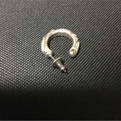 クロムハーツ スクロールフープピアスのサムネイル