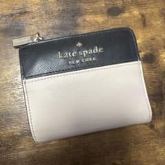 kate spade 2つ折り財布のサムネイル