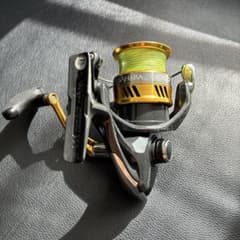 カ*ウ様 SHIMANO SAHARA 4000 スピニングリールのサムネイル