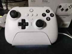 8bitdo ultimate Bluetooth 2.4g充電ドック付きのサムネイル