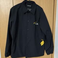 UNIQLO×KAWS コーチジャケット ブラックのサムネイル