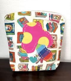 カラフルなキノコとハートのモチーフのポーチのサムネイル