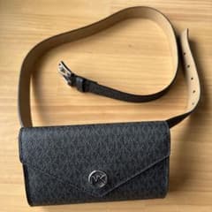 【未使用】MICHAEL KORS ベルトバッグ ブラックのサムネイル