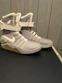 バックトゥザフューチャーⅡ スニーカー 靴 エア　マグ　17㎝　中古美品 バックトゥザフューチャーⅡ スニーカー 靴 エア マグ 17㎝ 中古