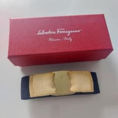 Salvatore Ferragamo フェラガモ ヴァラ リボン バレッタ - メルカリ