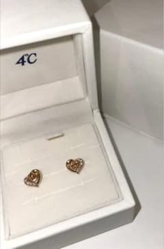 4℃のピアスのサムネイル