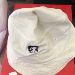 supreme ベティのサムネイル