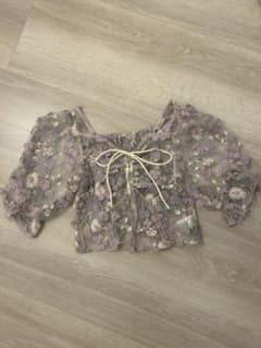 NICE CLAUP ナイスクラップ フラワー刺繍 半袖ブラウスのサムネイル
