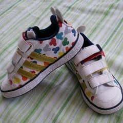 美品 adidas キッズスニーカー 15㎝のサムネイル