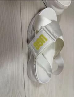 UGG 厚底サンダル ホワイトのサムネイル