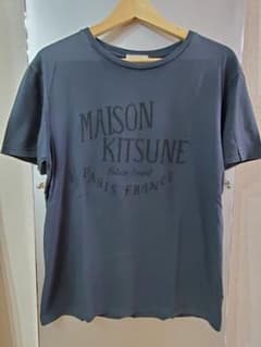 MAISON KITSUNÉ Tシャツ ネイビーのサムネイル