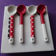 新品　marimekko マリメッコ   ノイタルンプ  スプーン　4本 marimekko マリメッコ セラミックスプーン 4本セット 赤 - メルカリ