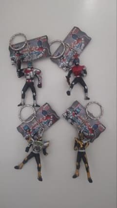 バンプレスト　仮面ライダーカブト フィギュア キーホルダー 4種セットのサムネイル
